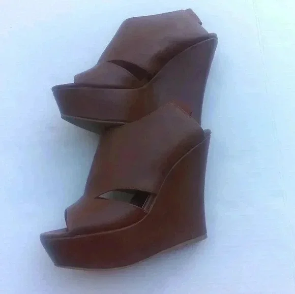 Madden Girl Women's Brown High Wedge Heel Shoes - Picture 13 of 13